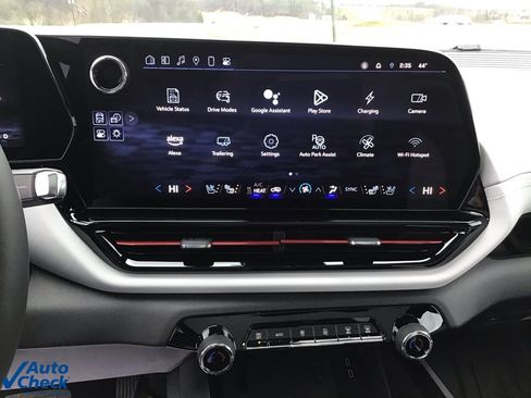 Used 2025 Chevrolet Silverado EV RST image 39