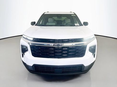New 2026 Chevrolet Traverse LT image 3