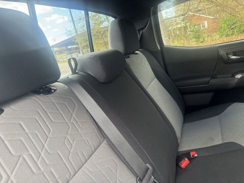 Used 2021 Toyota Tacoma TRD Sport image 10