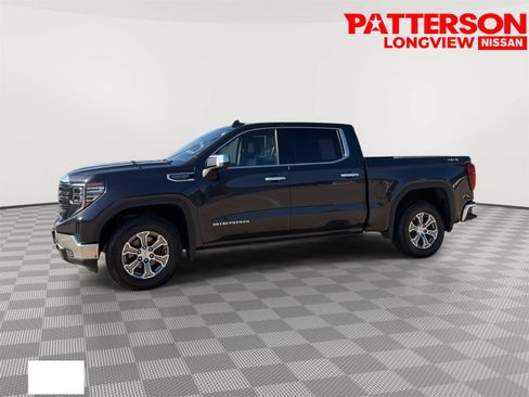 Used 2022 GMC Sierra 1500 SLT w/ SLT Convenience Package AWD/4WD image 4