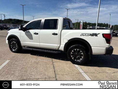 Used 2023 Nissan Titan PRO-4X w/ Pro-4x Convenience Package AWD/4WD image 12