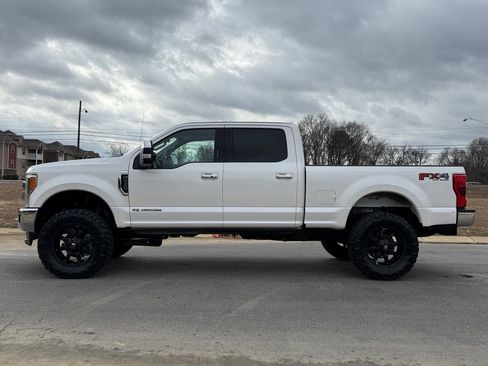 Used 2017 Ford F250 Lariat w/ Lariat Ultimate Package image 7