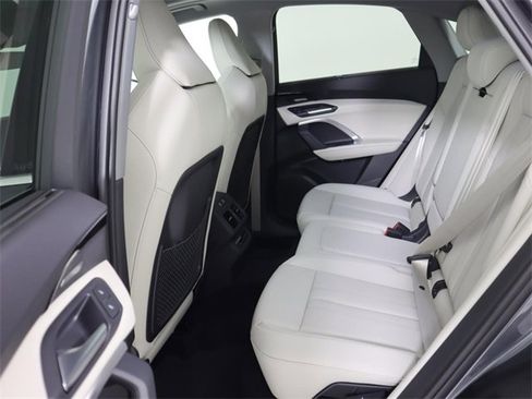 New 2025 Audi Q5 Prestige image 15