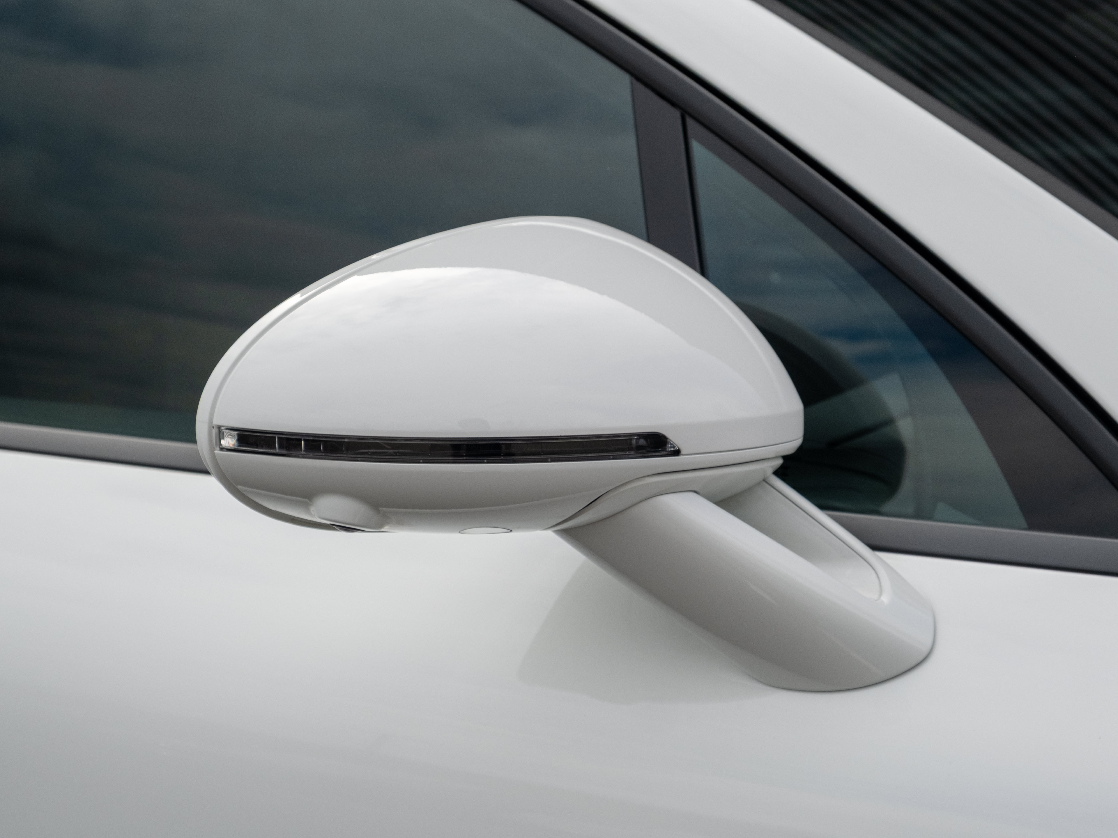 Certified 2026 Porsche Macan AWD/4WD image 24