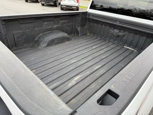 Used 2024 Chevrolet Silverado 2500 LT w/ Convenience Package image 7