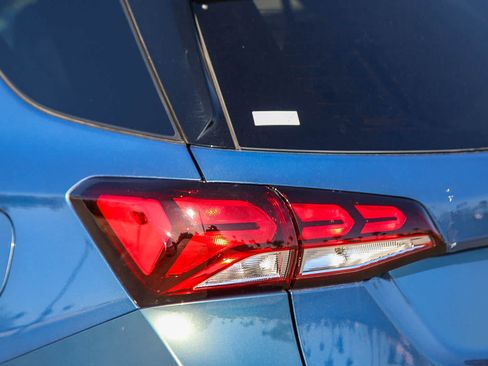 Used 2024 Chevrolet Equinox LS w/ LS Convenience Package FWD image 9