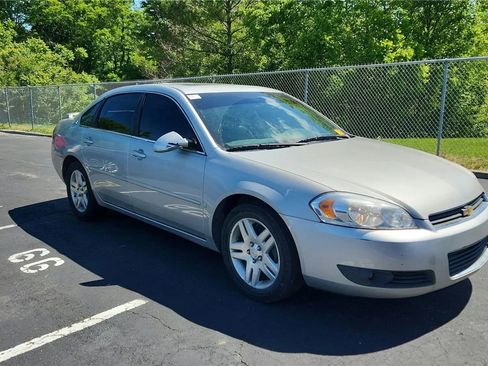 Used 2007 Chevrolet Impala LT FWD image 2