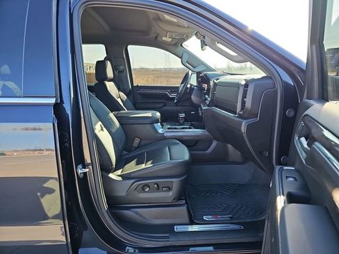 Used 2024 Chevrolet Silverado 1500 LTZ image 27