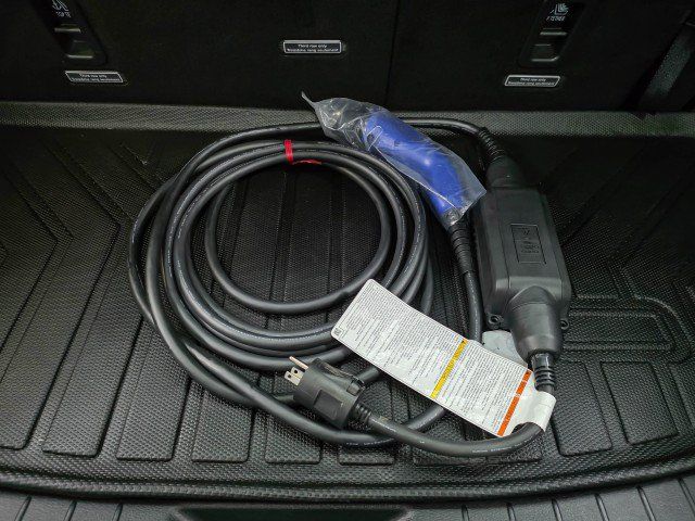Used 2025 MAZDA CX-90 Plug-In Hybrid w/ Preferred AWD/4WD image 40