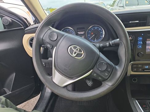 Used 2017 Toyota Corolla LE FWD image 16