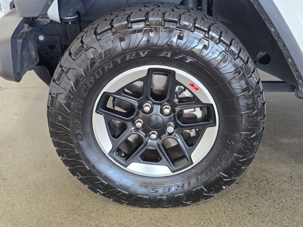 Used 2023 Jeep Gladiator Sport AWD/4WD image 8
