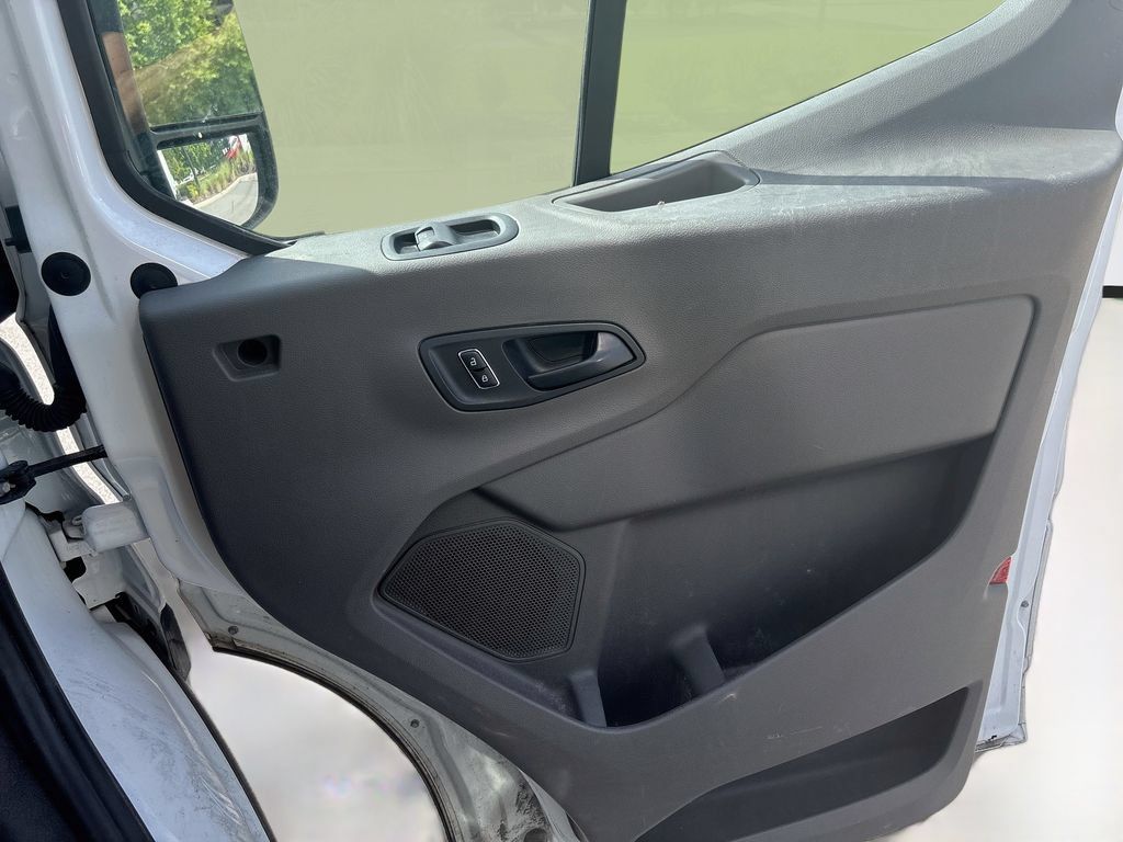 Used 2023 Ford Transit 350 DRW RWD image 23