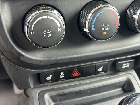 Used 2017 Jeep Patriot High Altitude FWD image 15