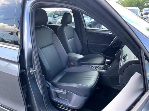 Used 2023 Volkswagen Tiguan SE R-Line AWD/4WD image 17