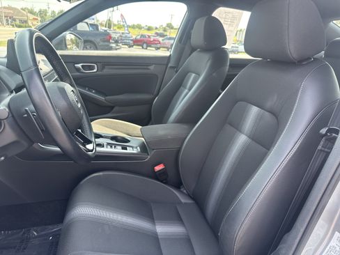 Used 2025 Honda Civic Sport image 3
