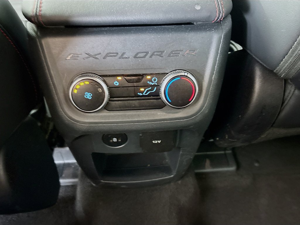 Used 2025 Ford Explorer ST-Line w/ ST-Line Street Pack AWD/4WD image 25