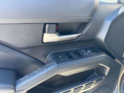 Used 2025 Toyota Tacoma TRD Sport image 26