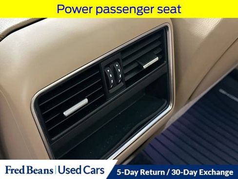 Used 2023 Porsche Cayenne Platinum Edition image 31