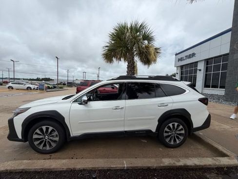 Used 2021 Subaru Outback Touring w/ Popular Package #2 AWD/4WD image 8