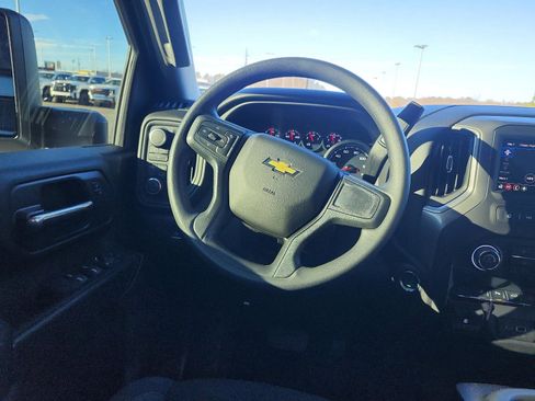 Used 2026 Chevrolet Silverado 2500 Custom w/ Custom Convenience Package image 15