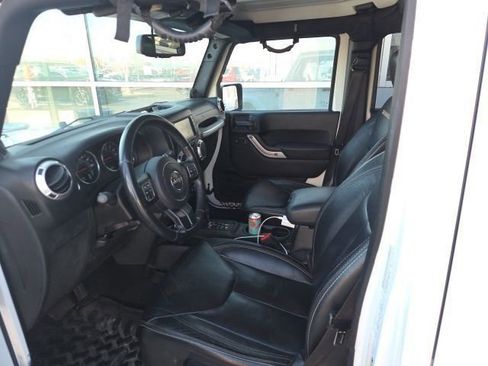 Used 2013 Jeep Wrangler Unlimited Sahara w/ Connectivity Group AWD/4WD image 7