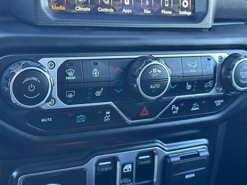 Used 2021 Jeep Wrangler Unlimited Sahara w/ Cold Weather Group image 20