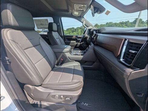 New 2026 GMC Sierra 2500 Denali AWD/4WD image 16