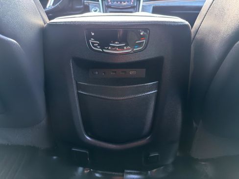 Used 2020 Cadillac Escalade ESV Premium Luxury AWD/4WD image 23