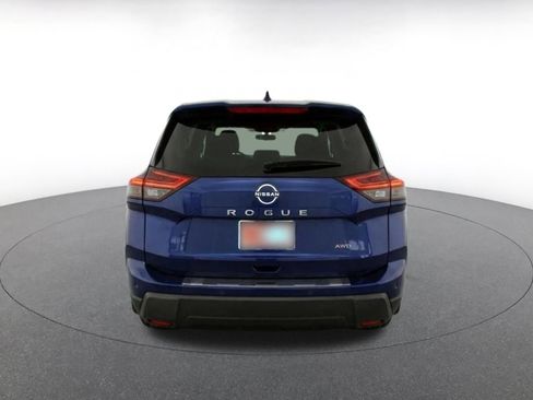 Used 2025 Nissan Rogue SV AWD/4WD image 8