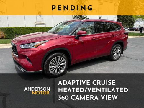Used 2024 Toyota Highlander Platinum AWD/4WD image 1