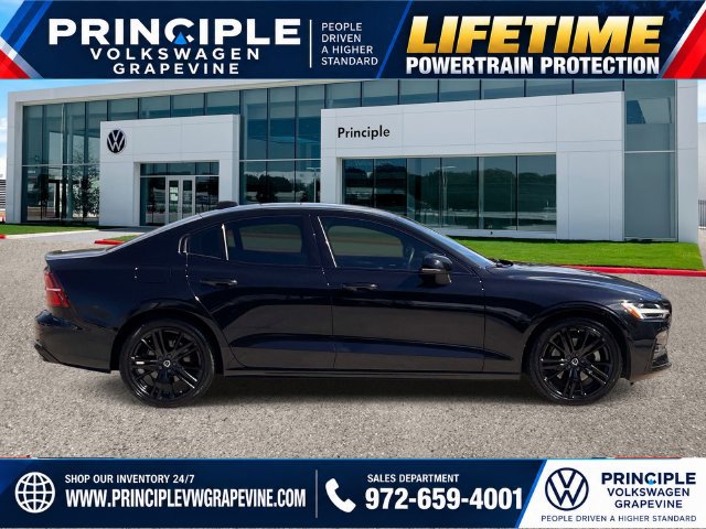 Used 2023 Volvo S60 B5 Plus w/ Climate Package FWD image 3