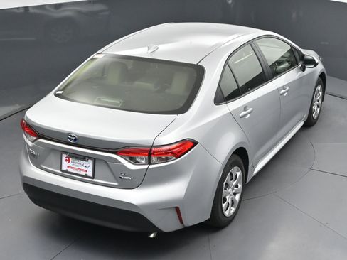 Used 2025 Toyota Corolla LE image 35