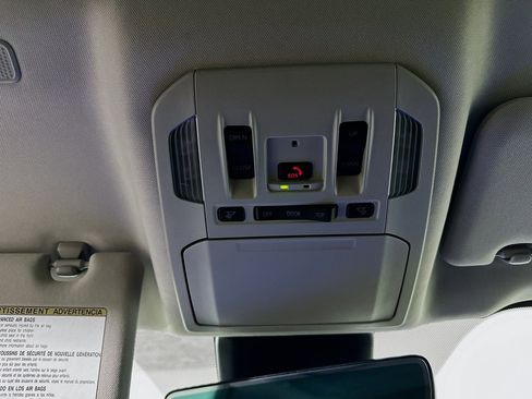 Used 2024 Toyota Highlander XLE image 18