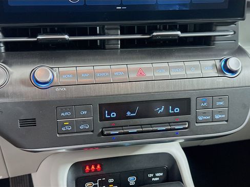 Used 2025 Hyundai Kona SEL image 23