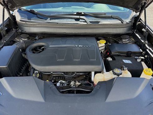 Used 2019 Jeep Cherokee Trailhawk w/ Cold Weather Group image 29