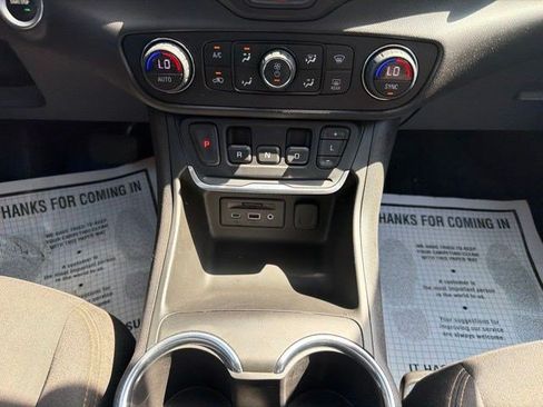 Used 2018 GMC Terrain SLE w/ Driver Convenience Package FWD image 25