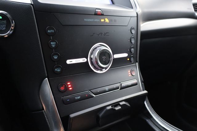 Used 2020 Ford Edge Titanium AWD/4WD image 15