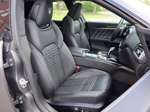 Used 2022 Maserati Ghibli Modena RWD image 19