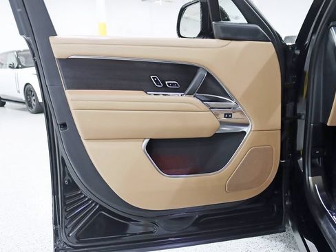 Used 2025 Land Rover Range Rover SE AWD/4WD image 36