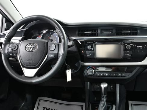 Used 2016 Toyota Corolla LE FWD image 8