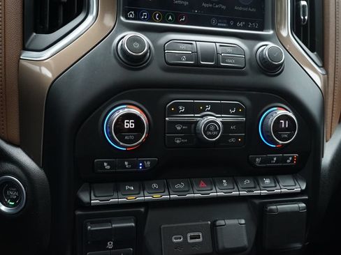 Used 2022 Chevrolet Silverado 1500 High Country AWD/4WD image 17