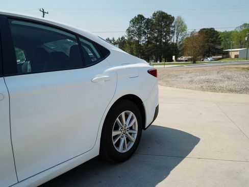 Used 2025 Toyota Camry LE image 16