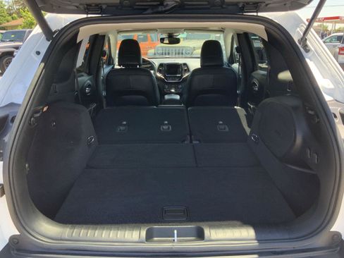 Used 2021 Jeep Cherokee Limited w/ Elite Package AWD/4WD image 12