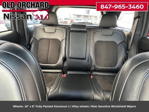 Used 2023 Jeep Grand Cherokee Altitude AWD/4WD image 13