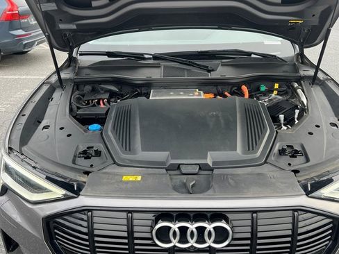 Used 2021 Audi e-tron Premium w/ Convenience Plus Package image 39