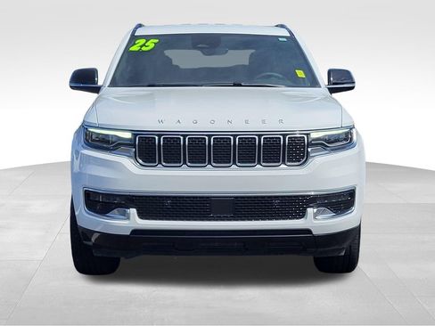 Used 2025 Jeep Wagoneer 4WD image 2