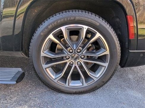 Used 2023 Jeep Grand Wagoneer L Series III w/ HD Trailer Tow Package image 27