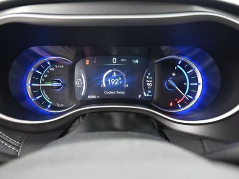 Used 2024 Chrysler Pacifica Limited FWD image 34