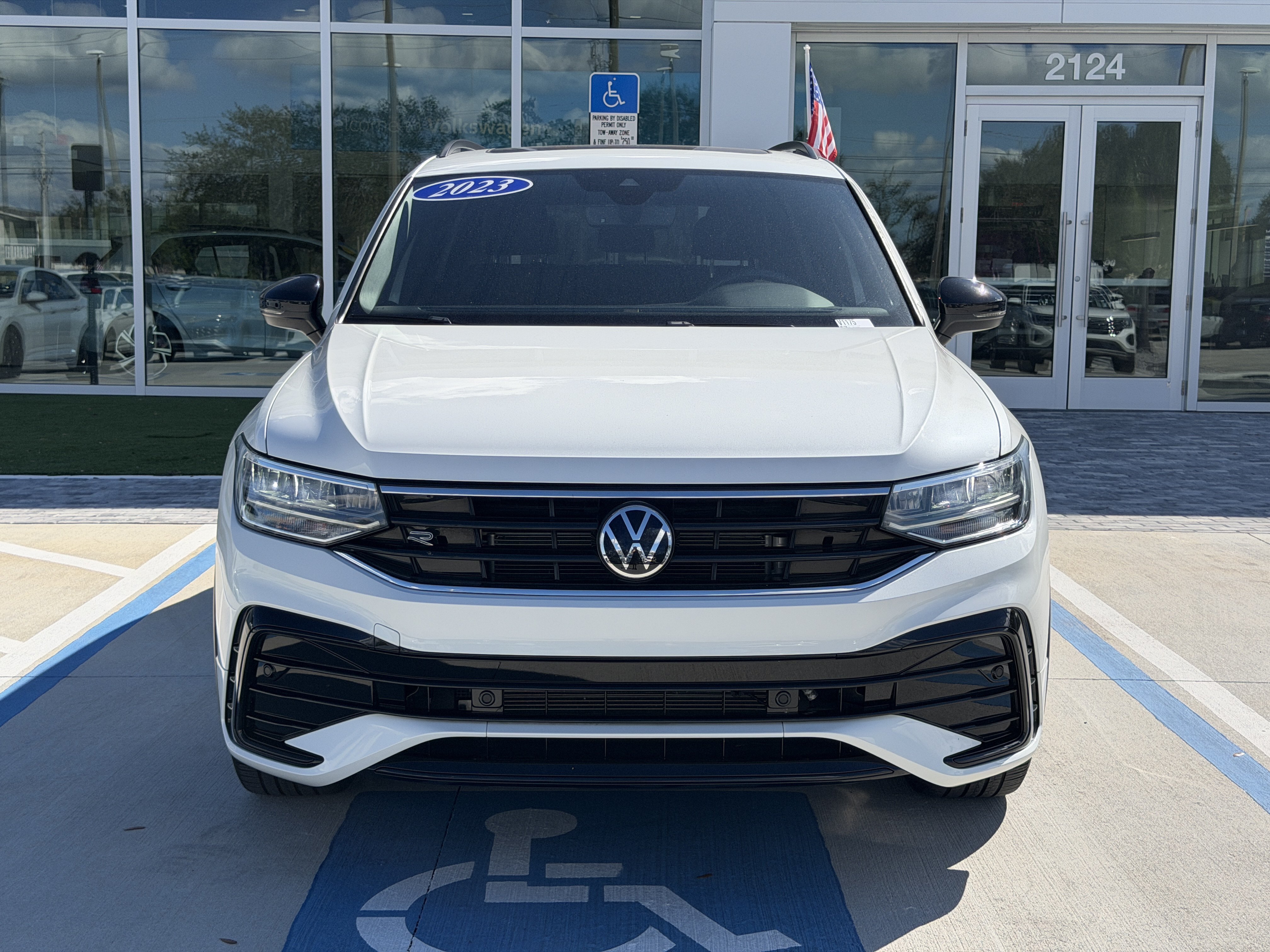 Certified 2023 Volkswagen Tiguan SE R-Line FWD image 2