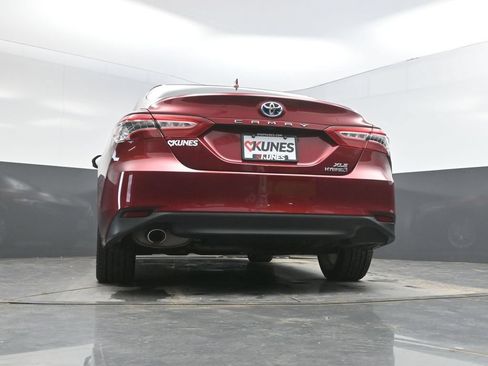 Used 2020 Toyota Camry XLE FWD image 38